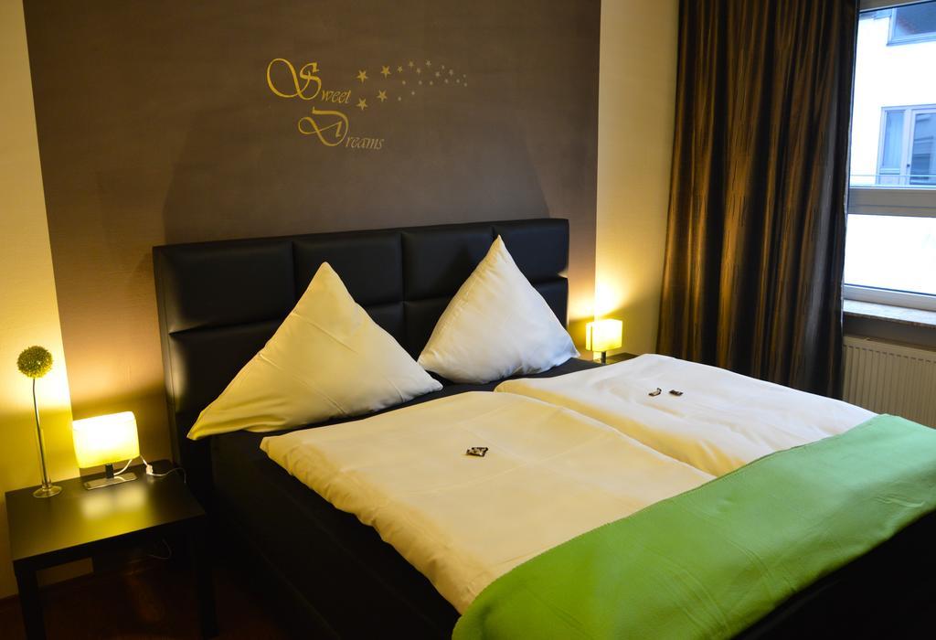 Hotel Haus Krone Bexbach Rum bild