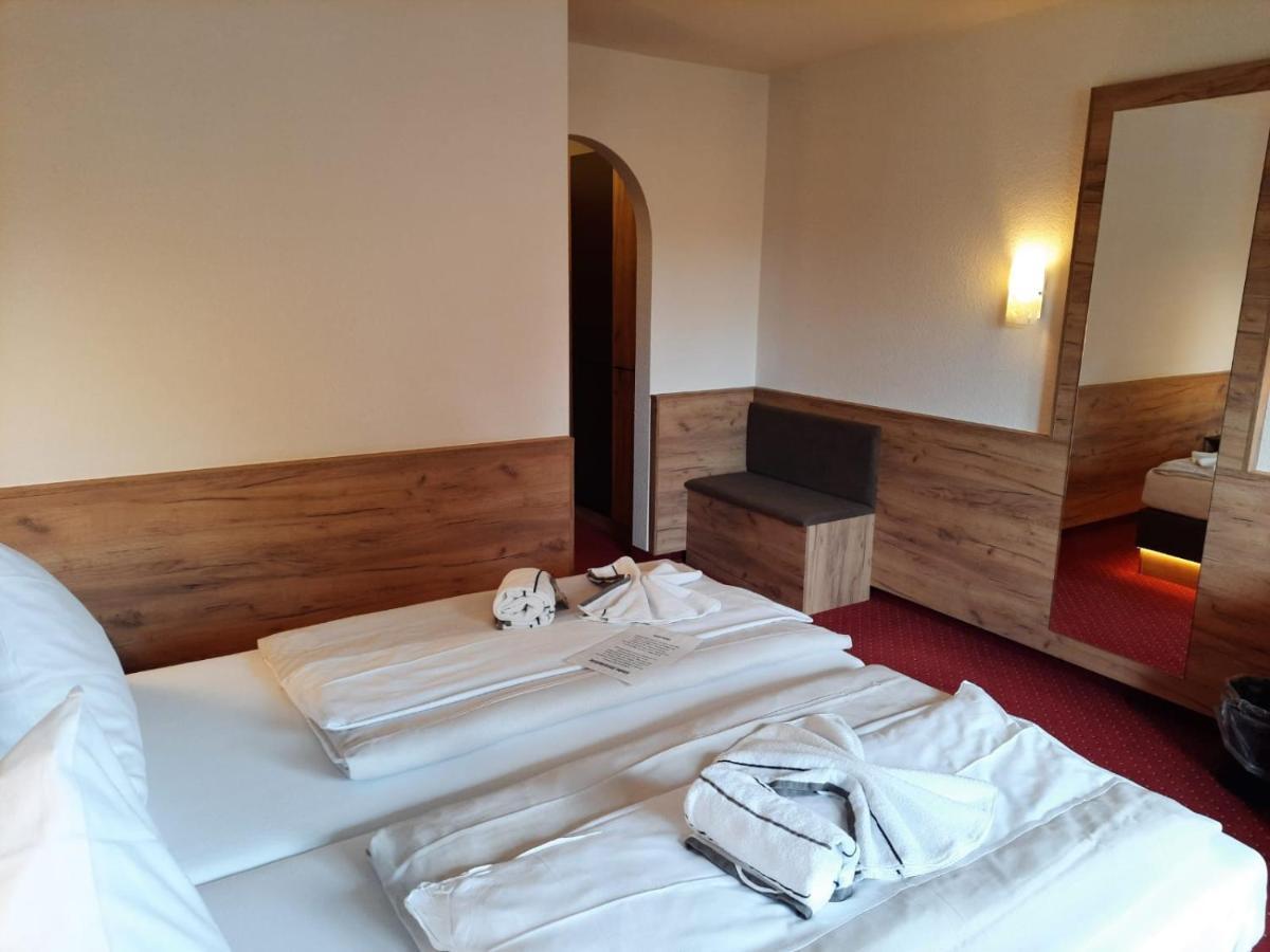 Hotel Haus Krone Bexbach Exteriör bild